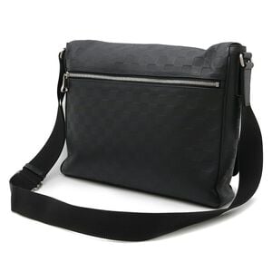 Louis Vuitton District