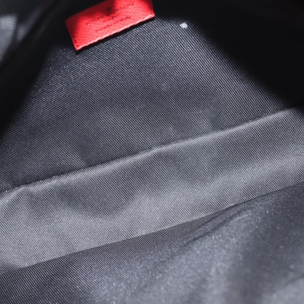 Louis Vuitton Messenger