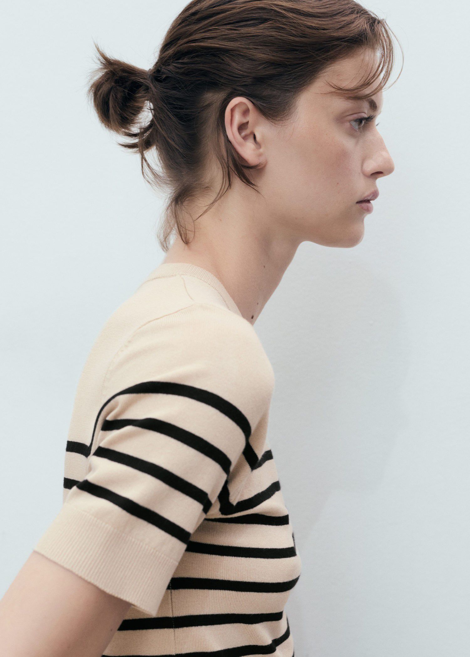 Short-sleeved fine-knit sweater