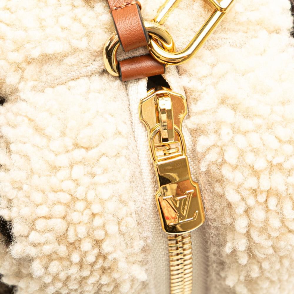 Louis Vuitton Shoulder Bags