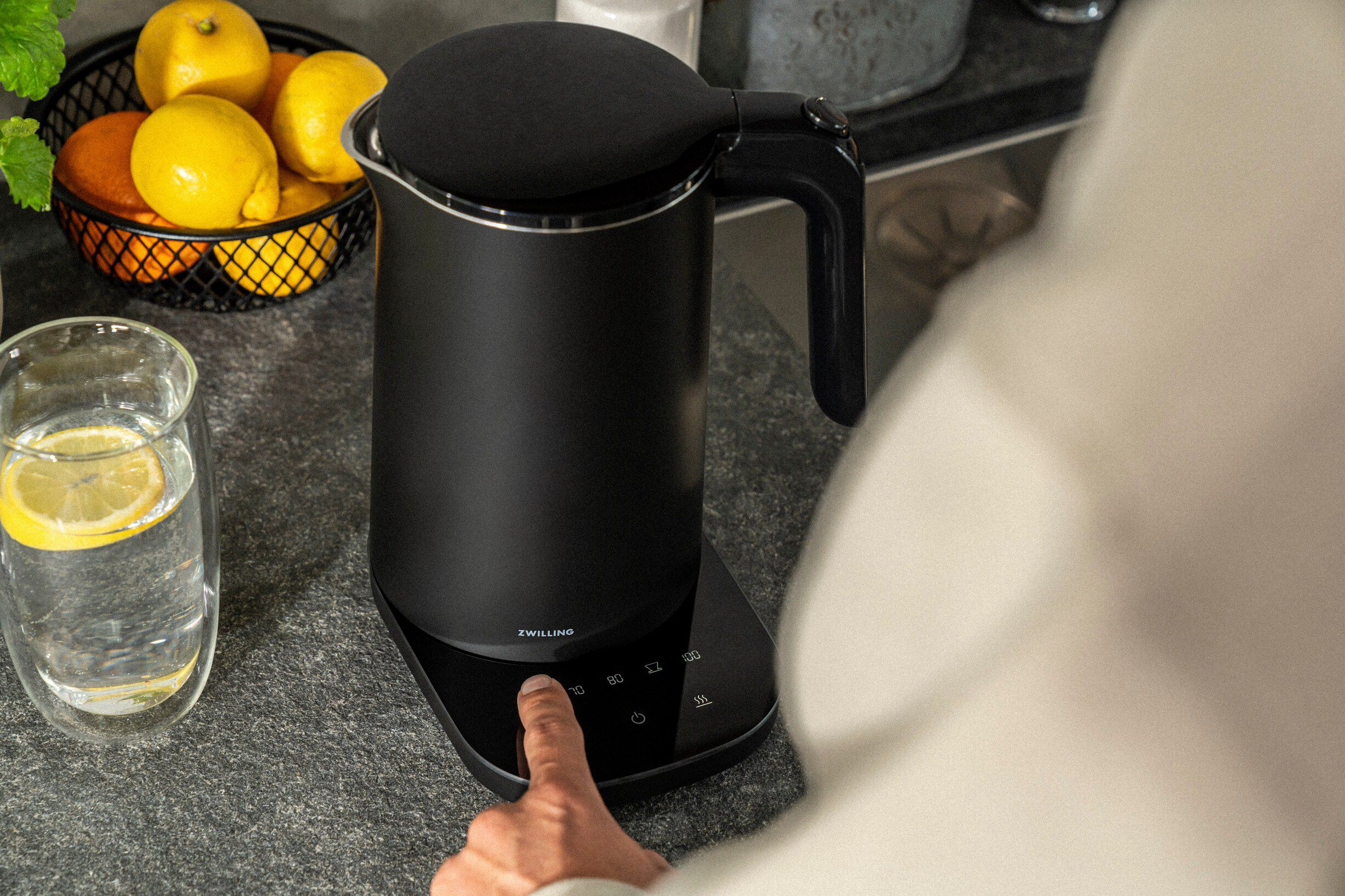 Enfinigy Elektrisk vattenkittel Pro, 1 l, Svart