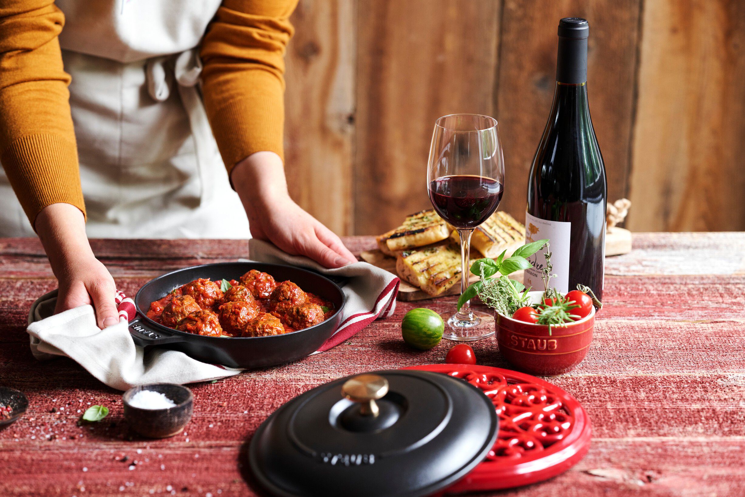 Specialities 20 cm, Ugnsform med lock, Svart