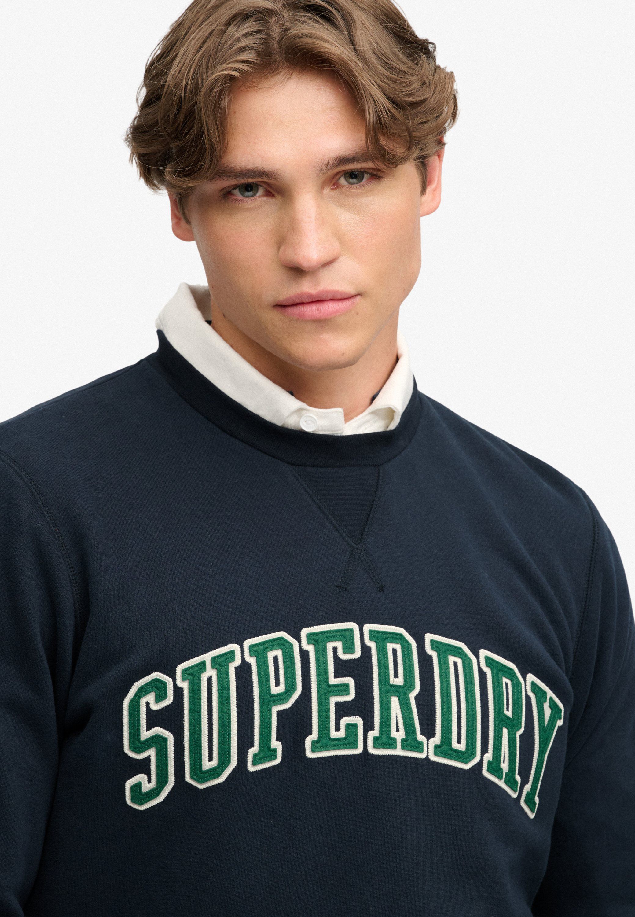 ATHLETIC APPLIQUE RELAXED CREW
