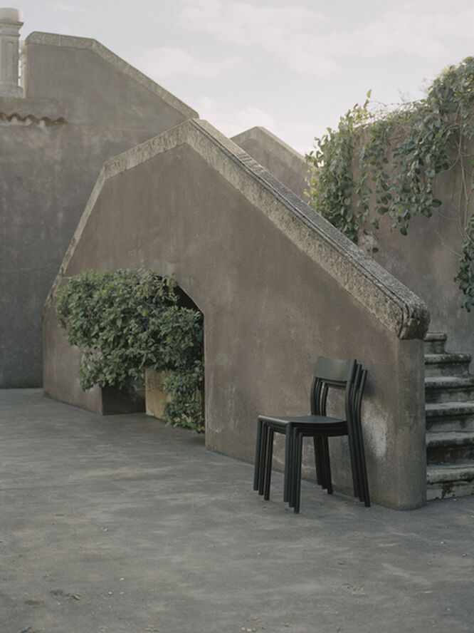 May Chair, Outdoor, Steel, Dark Green