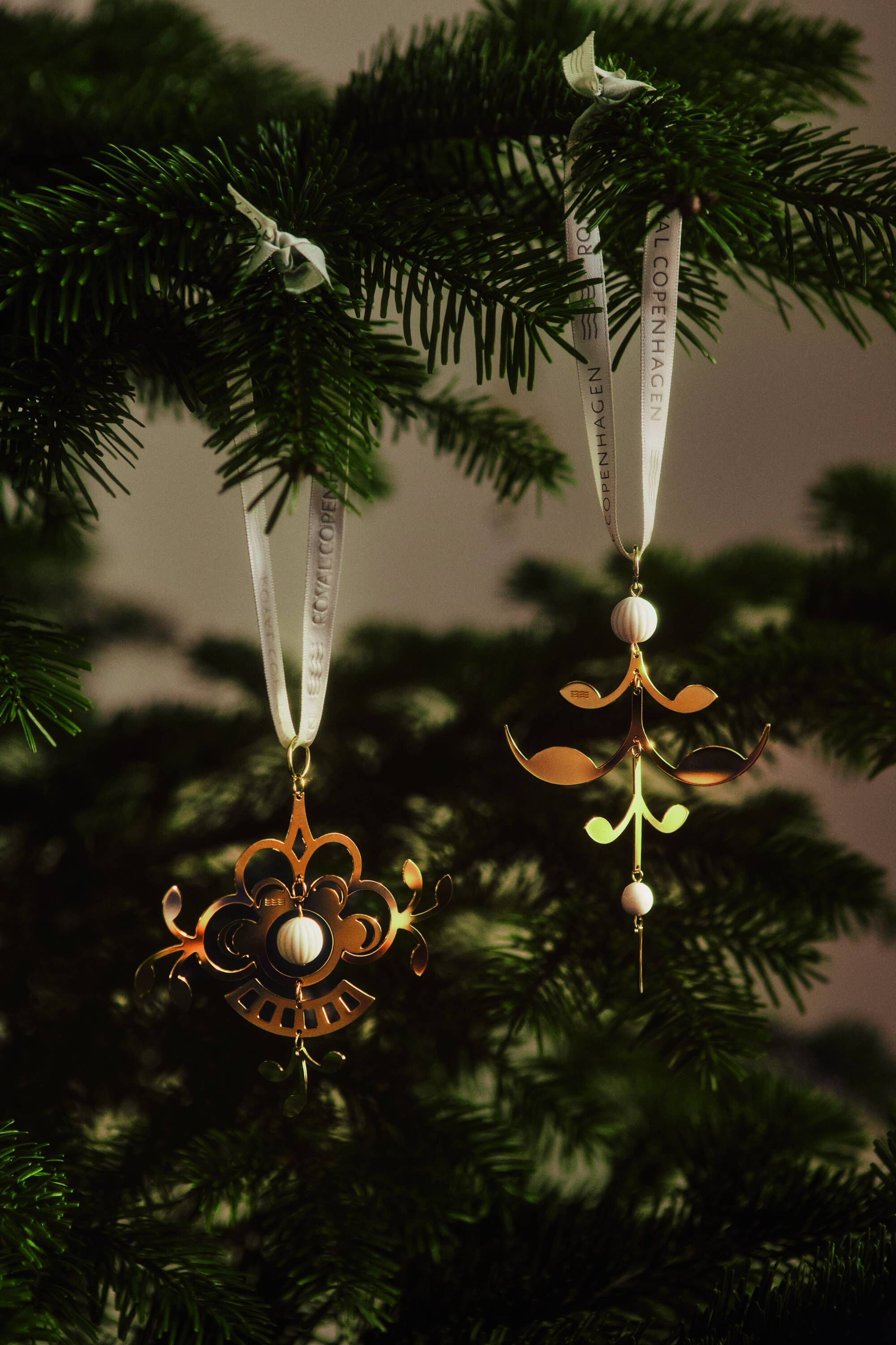 Forgyldt juleornamen, palmette