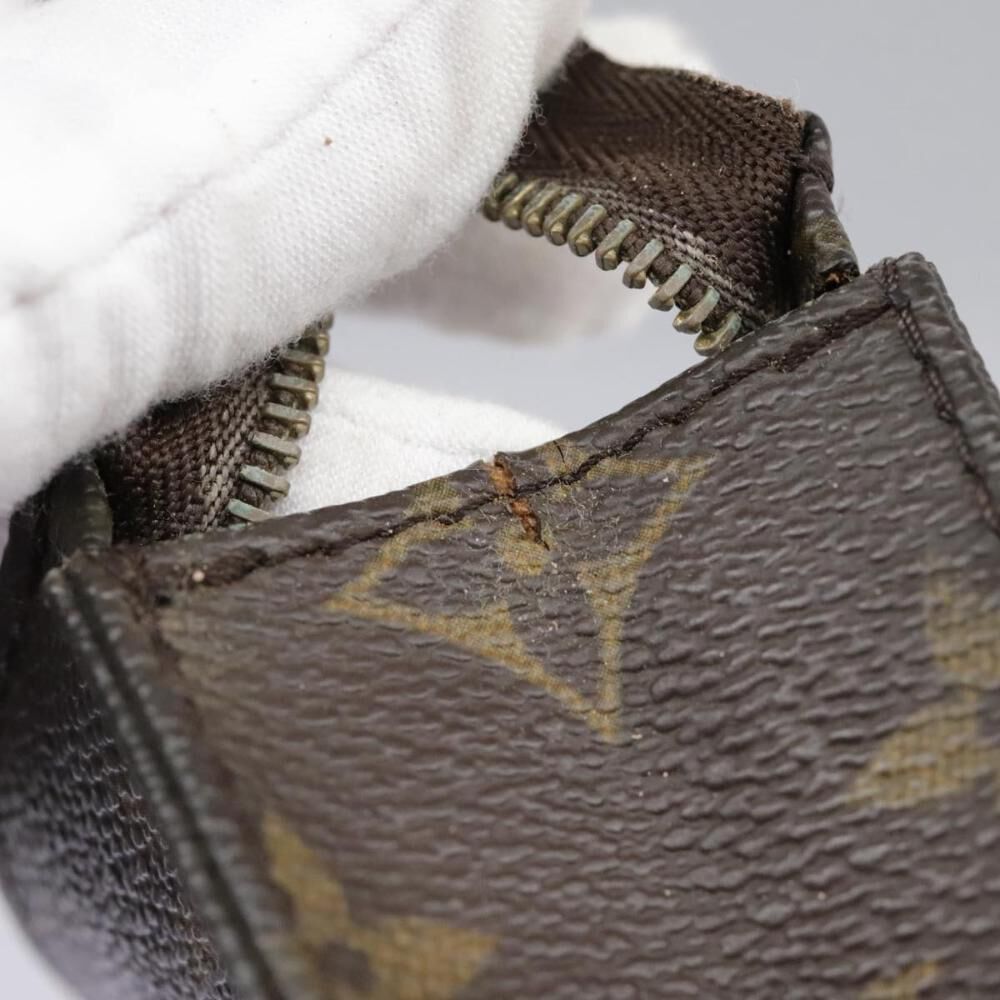 Louis Vuitton Poche Toilette