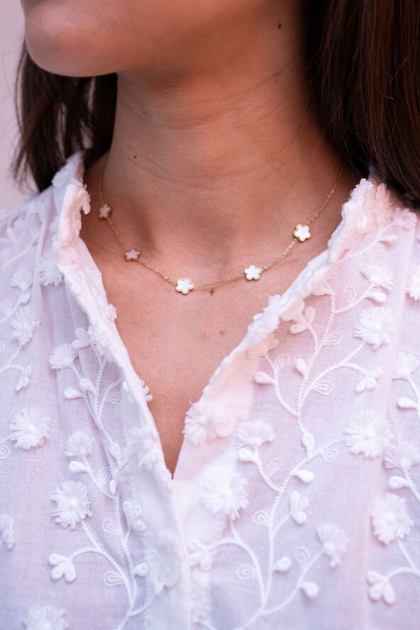 Necklaces 5 flowers pearl
