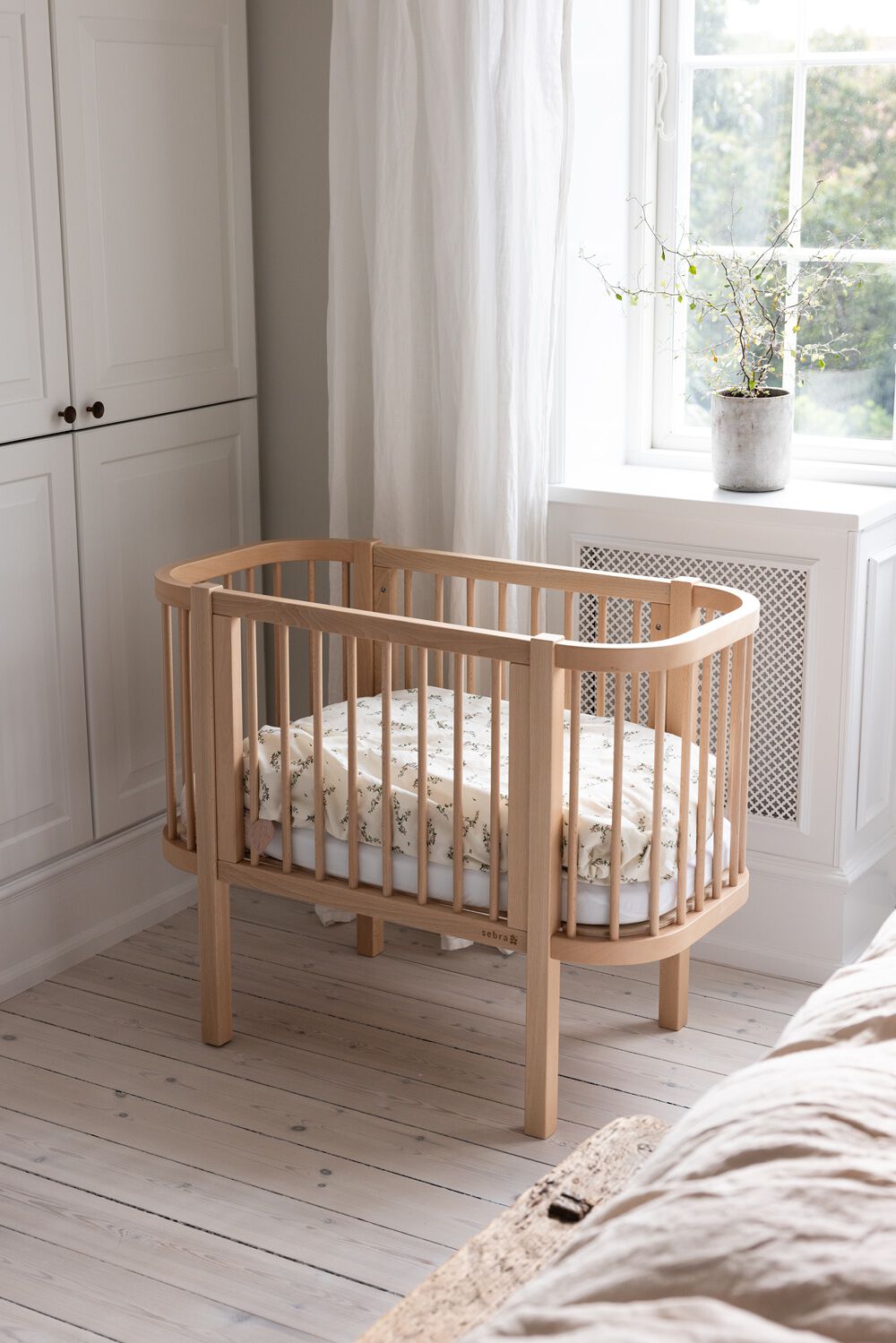 Sebra Bedside Crib, Wooden Edition