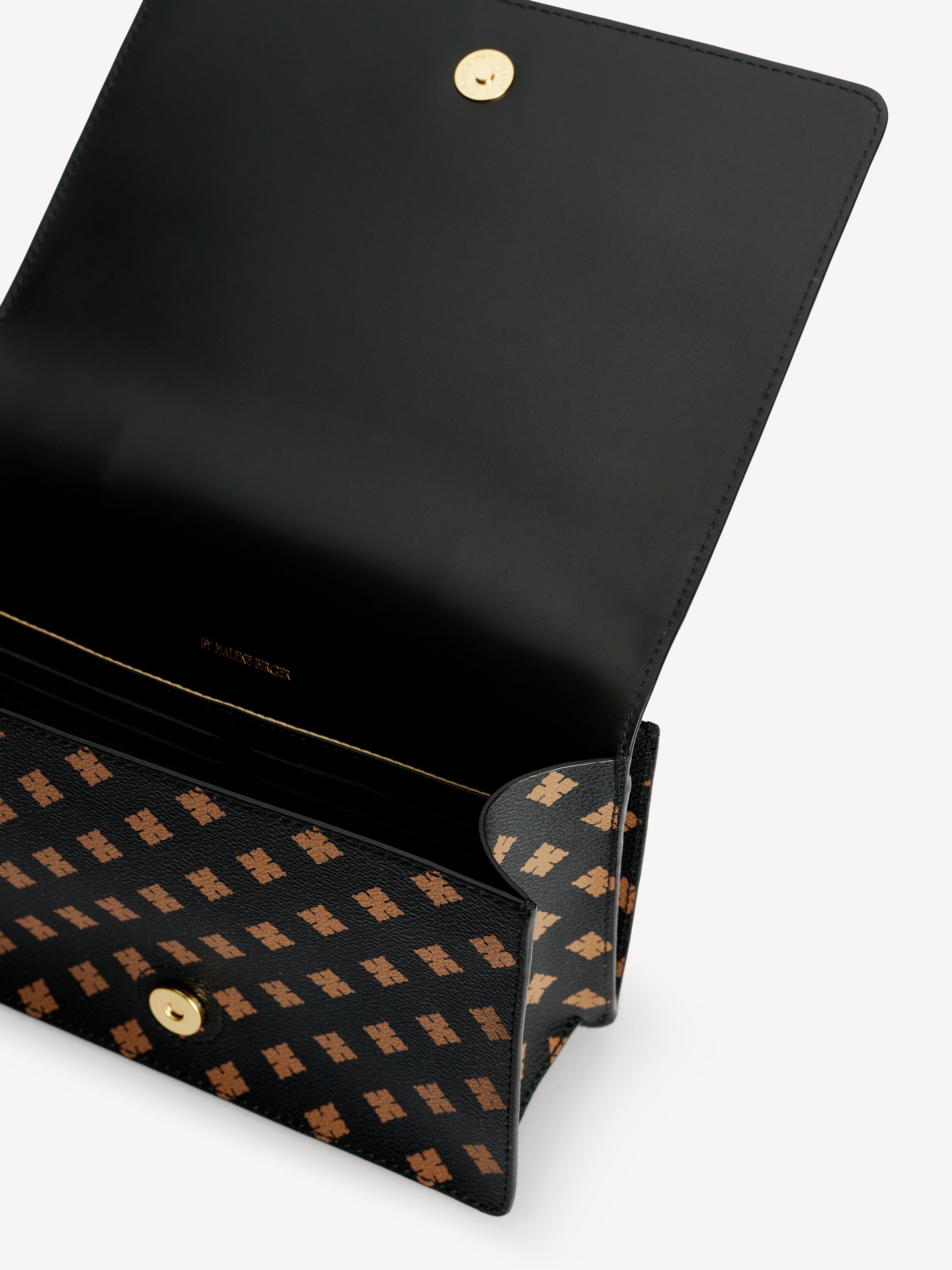 Loennas axelv&auml;ska