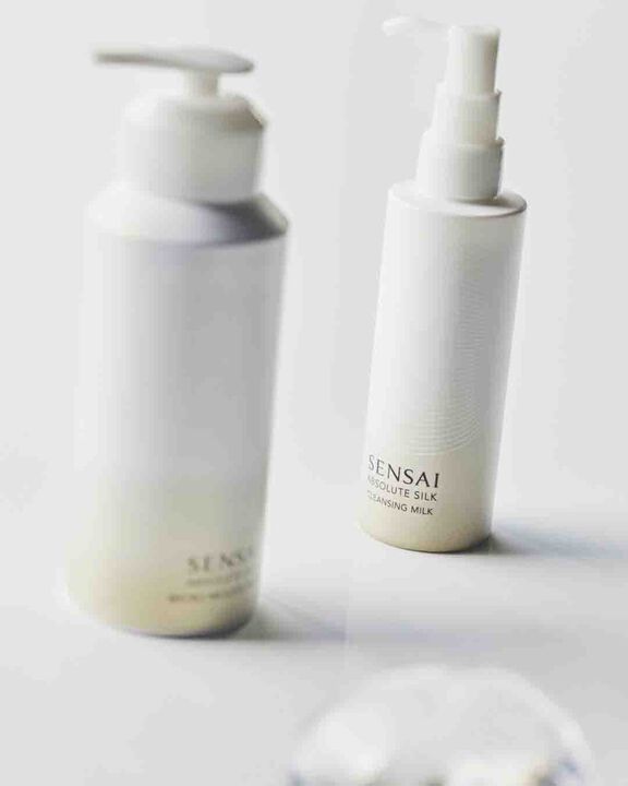 Absolute Silk Cleansing Milk