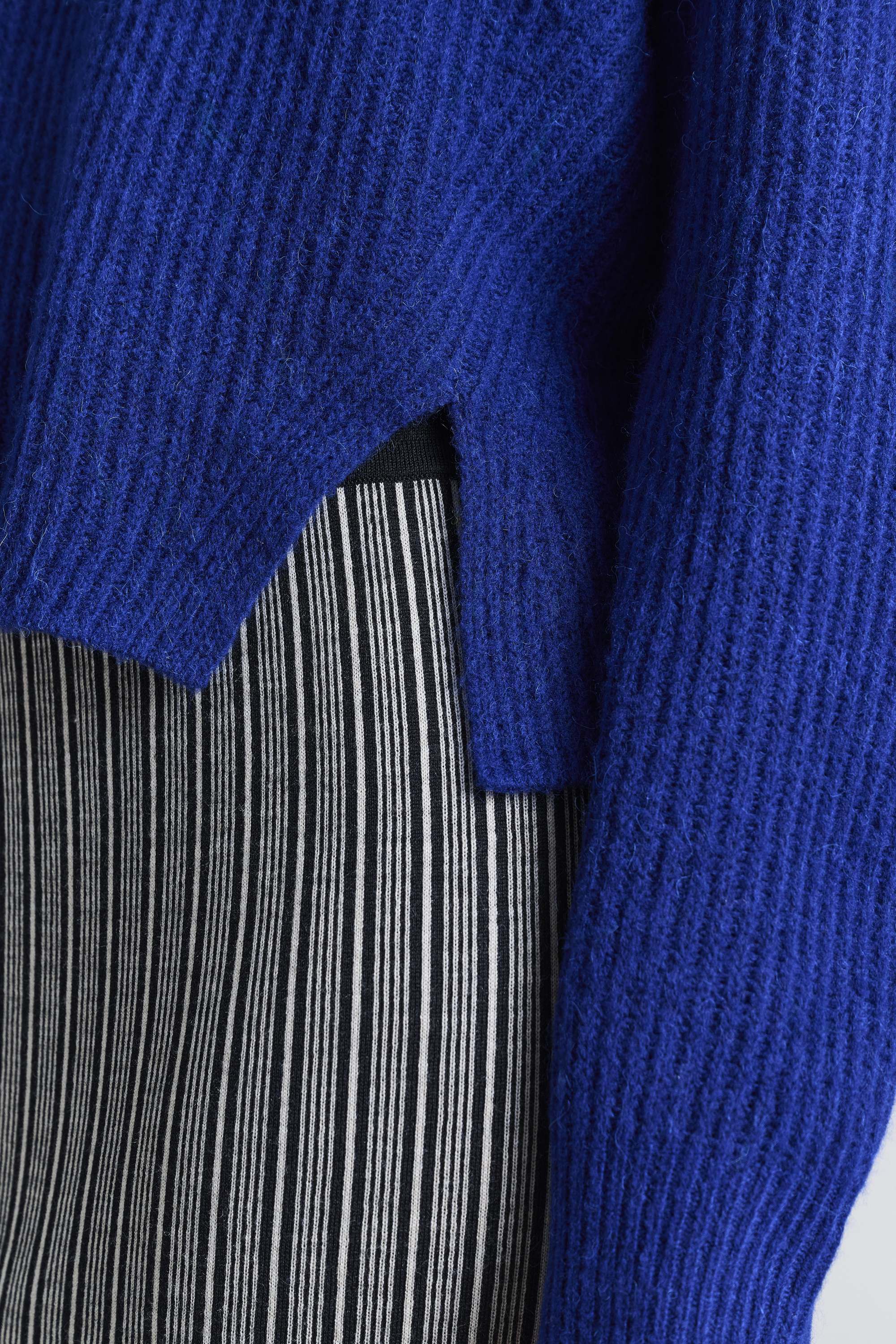 Kebukai rullekravesweater