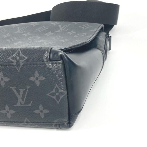 Louis Vuitton Messenger