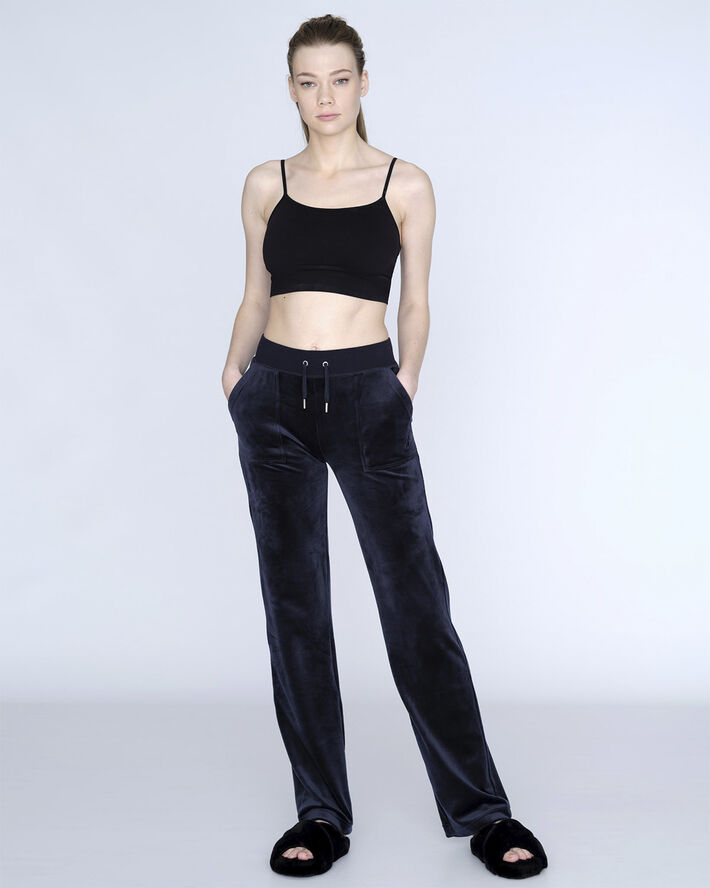 Del Ray Classic Velour Pant Pocket Design