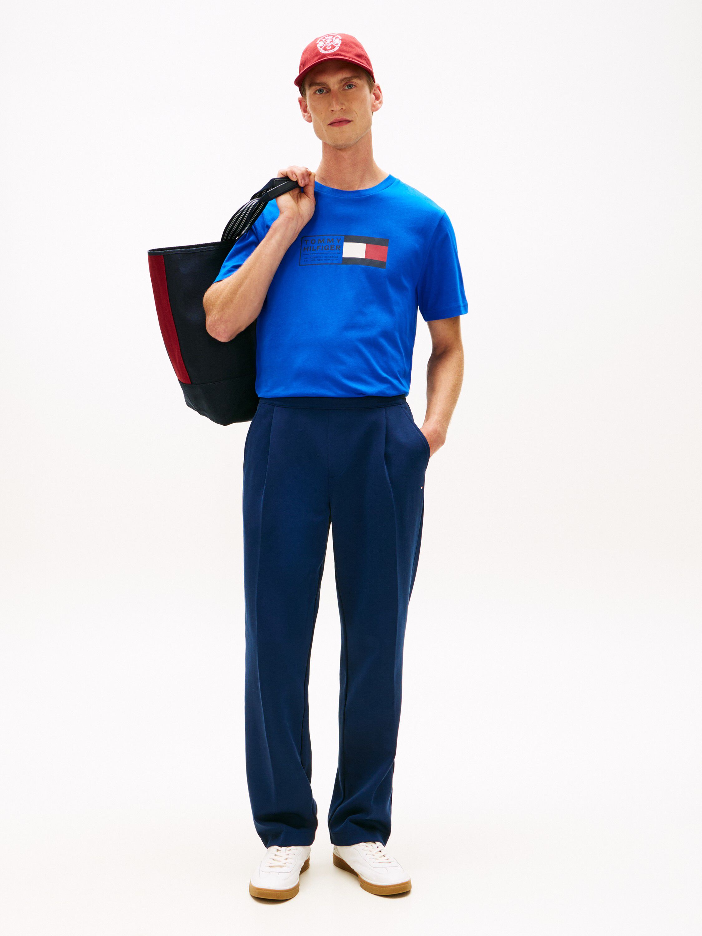 BRAND LOVE TEXT BOX TEE