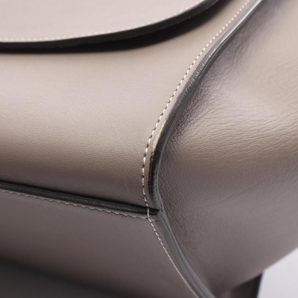 C&eacute;line Trapeze