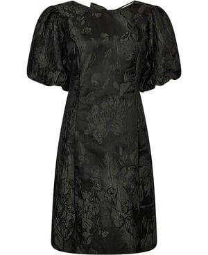 Aria new dress