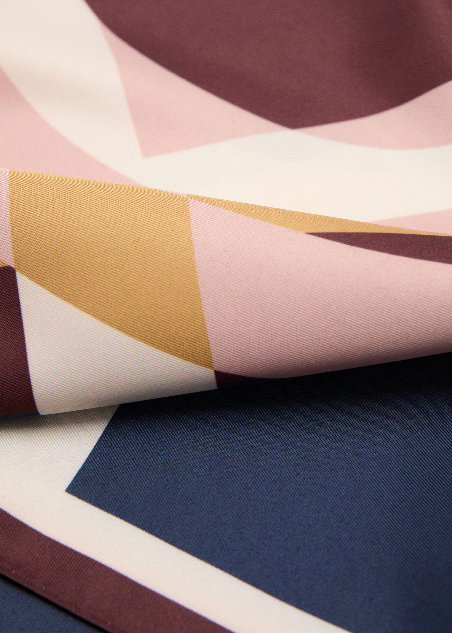 Geometric printed foulard