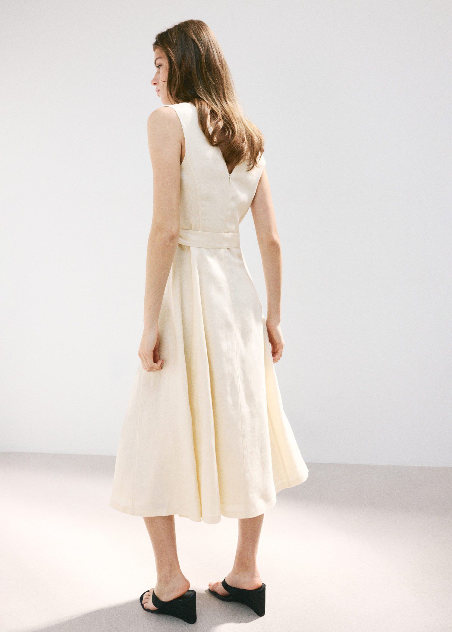 Linen midi-dress with belt