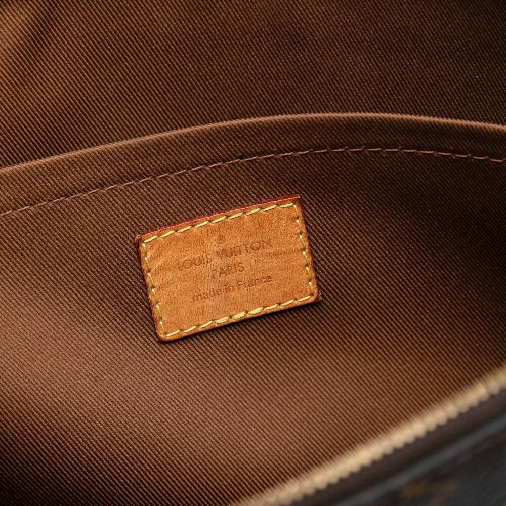 Louis Vuitton Clutch