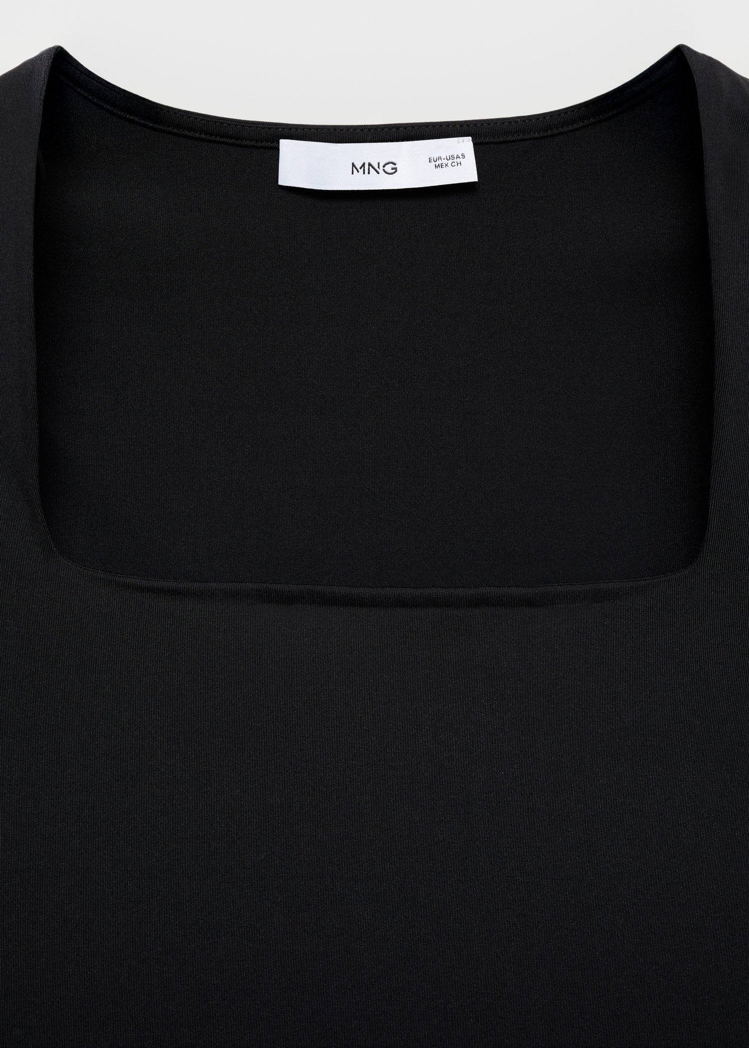 Fitted top with wide straps