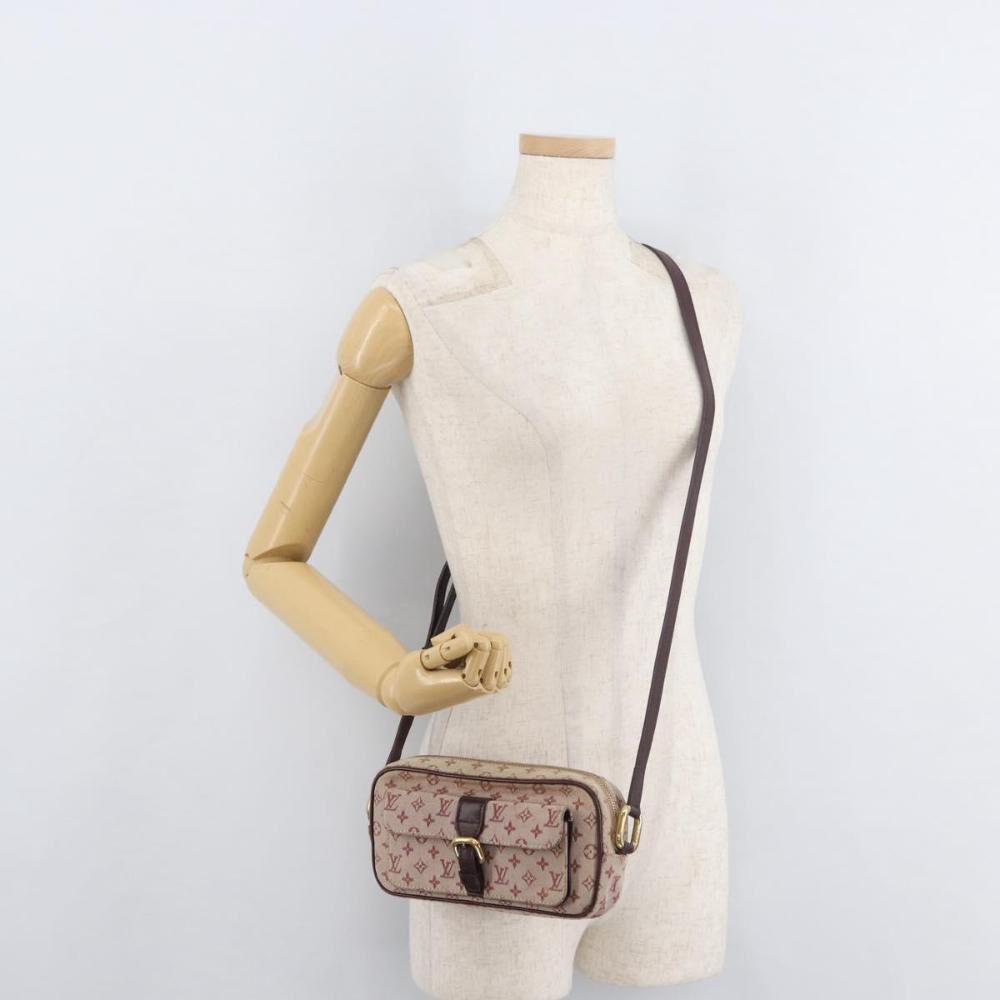 Louis Vuitton Shoulder Bags
