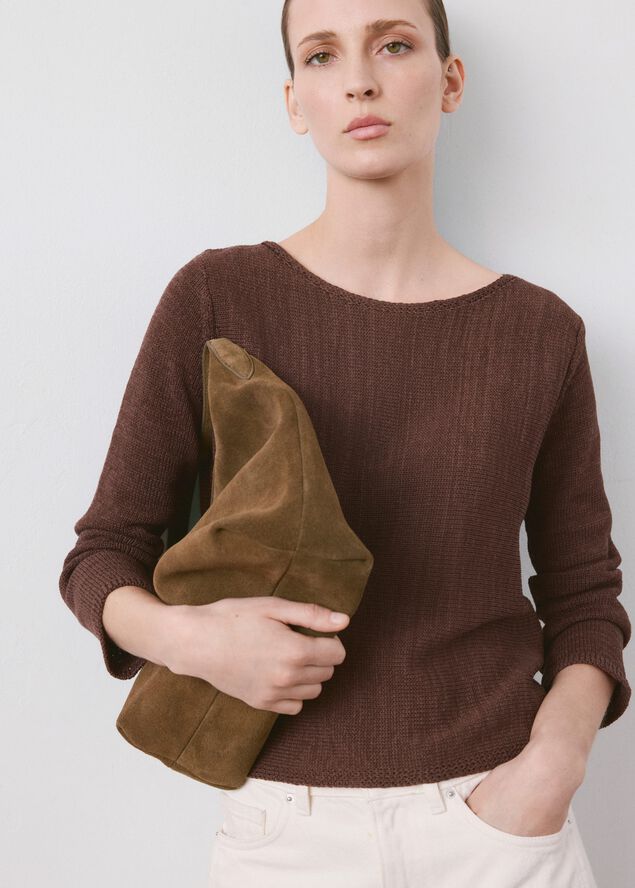 Long-sleeve knitted sweater