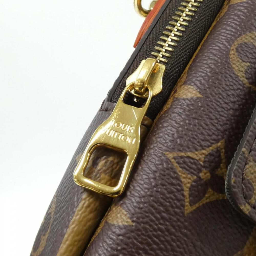 Louis Vuitton Shoulder Bags