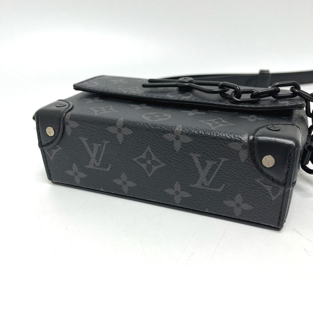 Louis Vuitton Shoulder Bags