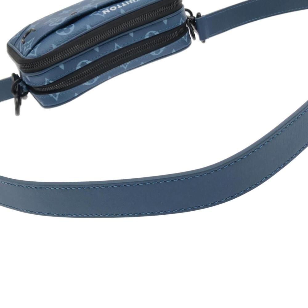 Louis Vuitton Shoulder Bags