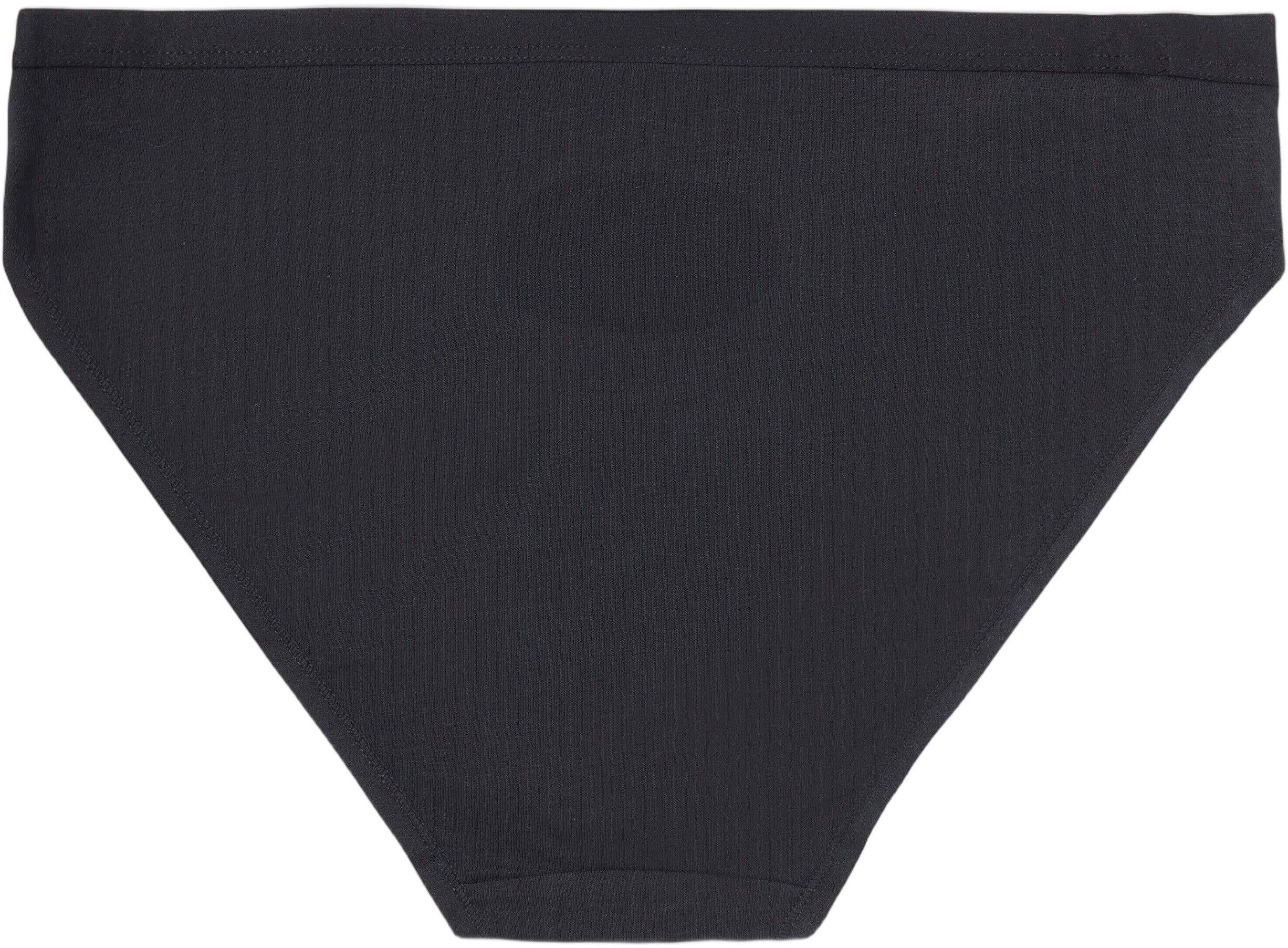 Bikinitrosor med normal midja