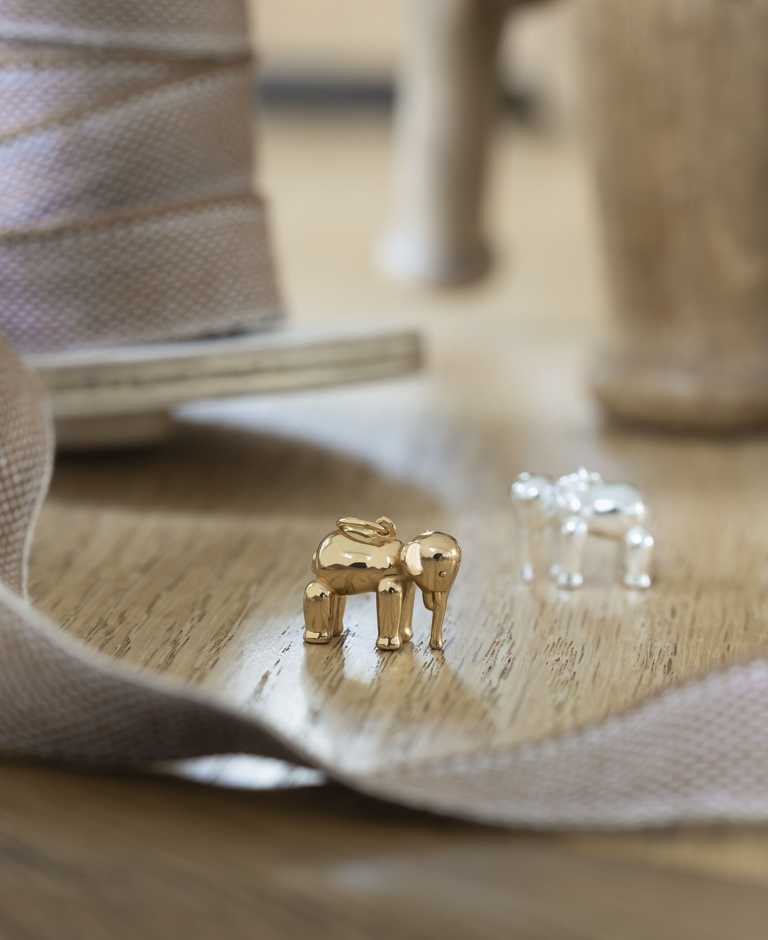 Elefanten i 18 karat forgyldt s&oslash;lv uden k&aelig;de