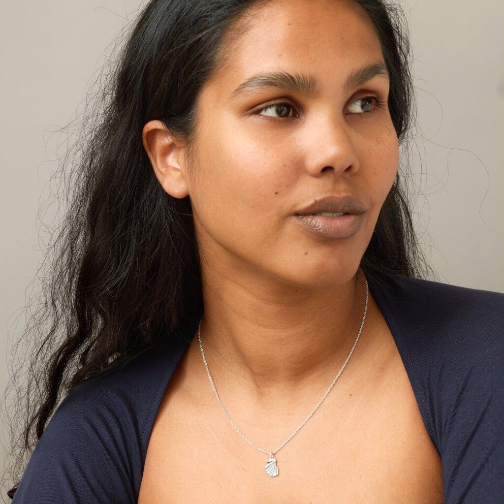 Necklace, Wave