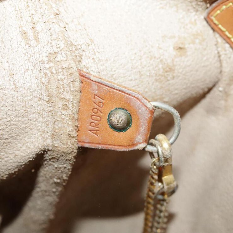 Louis Vuitton Shoulder Bags