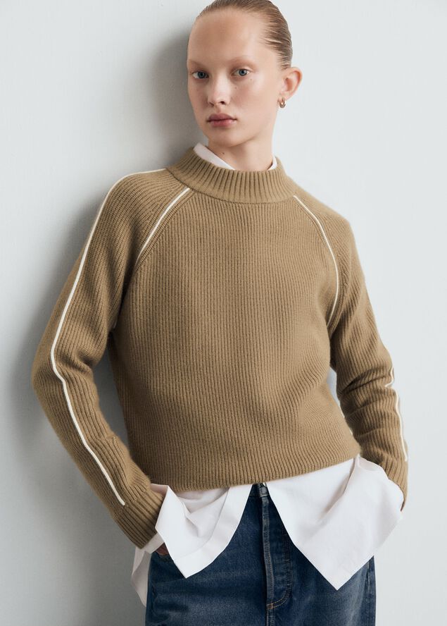 Knitted sweater with perkins neck