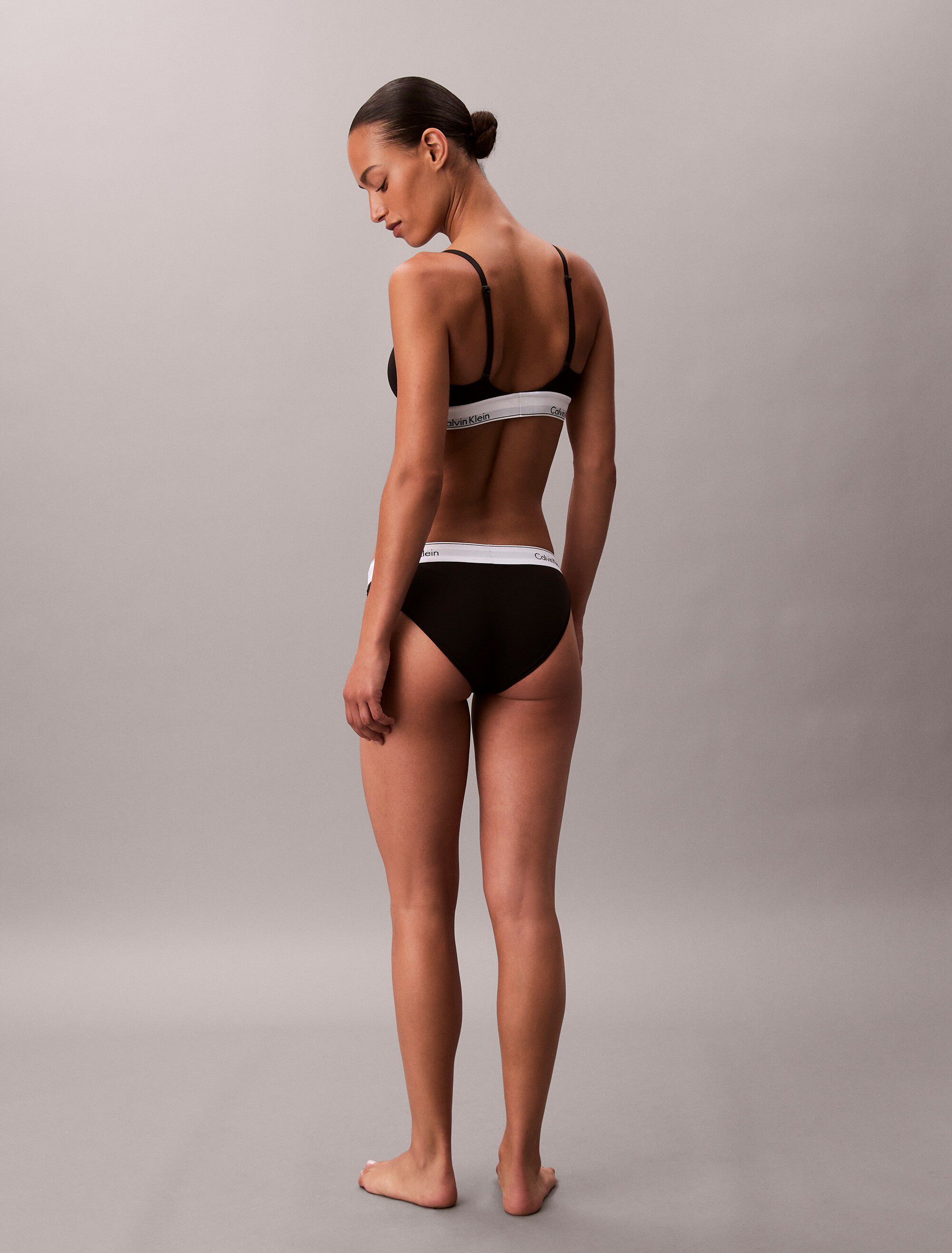 LIGHTLY LINED TRIANGLE