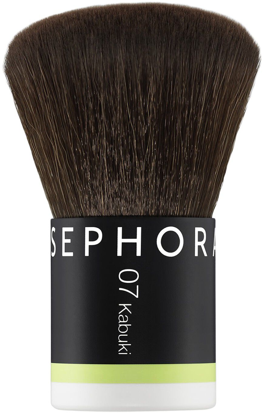 07 Kabuki brush - Intuitiv applicering med perfekt finish