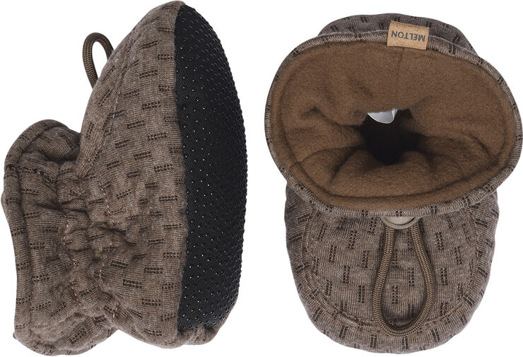 Textile slippers w. structure