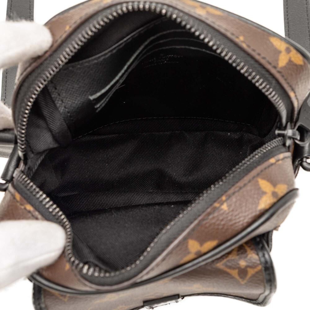 Louis Vuitton Shoulder Bags
