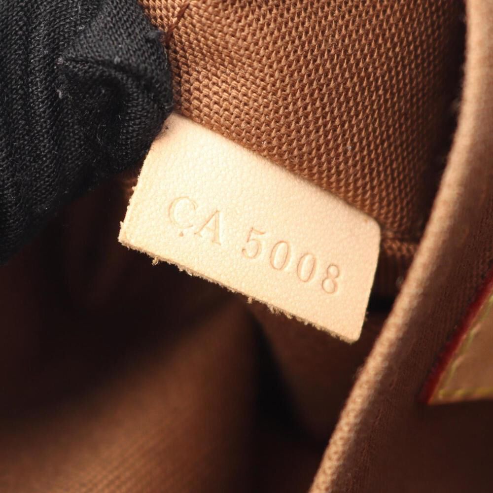 Louis Vuitton Shoulder Bags