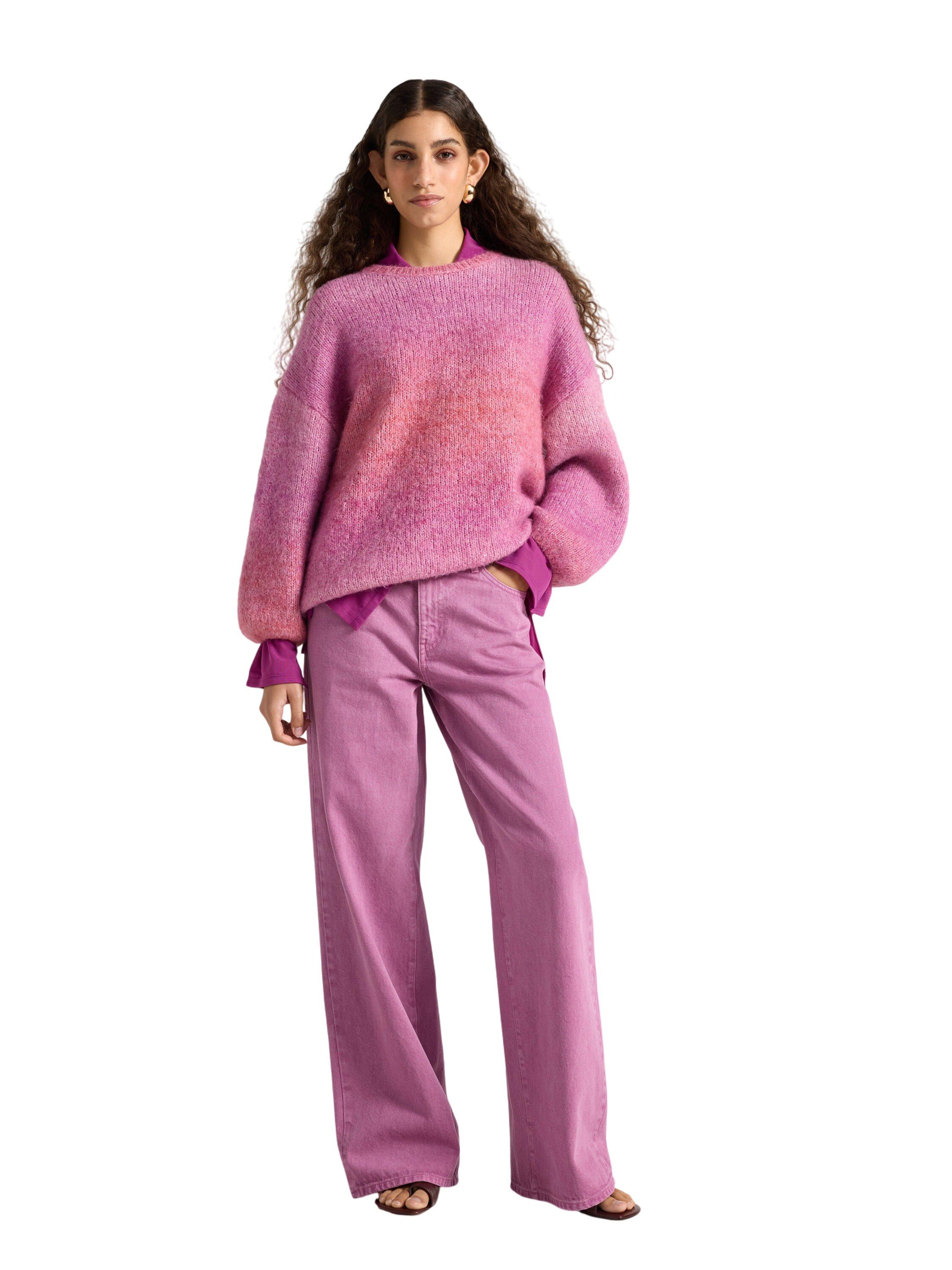 Soft knitted jumper with an oversiz