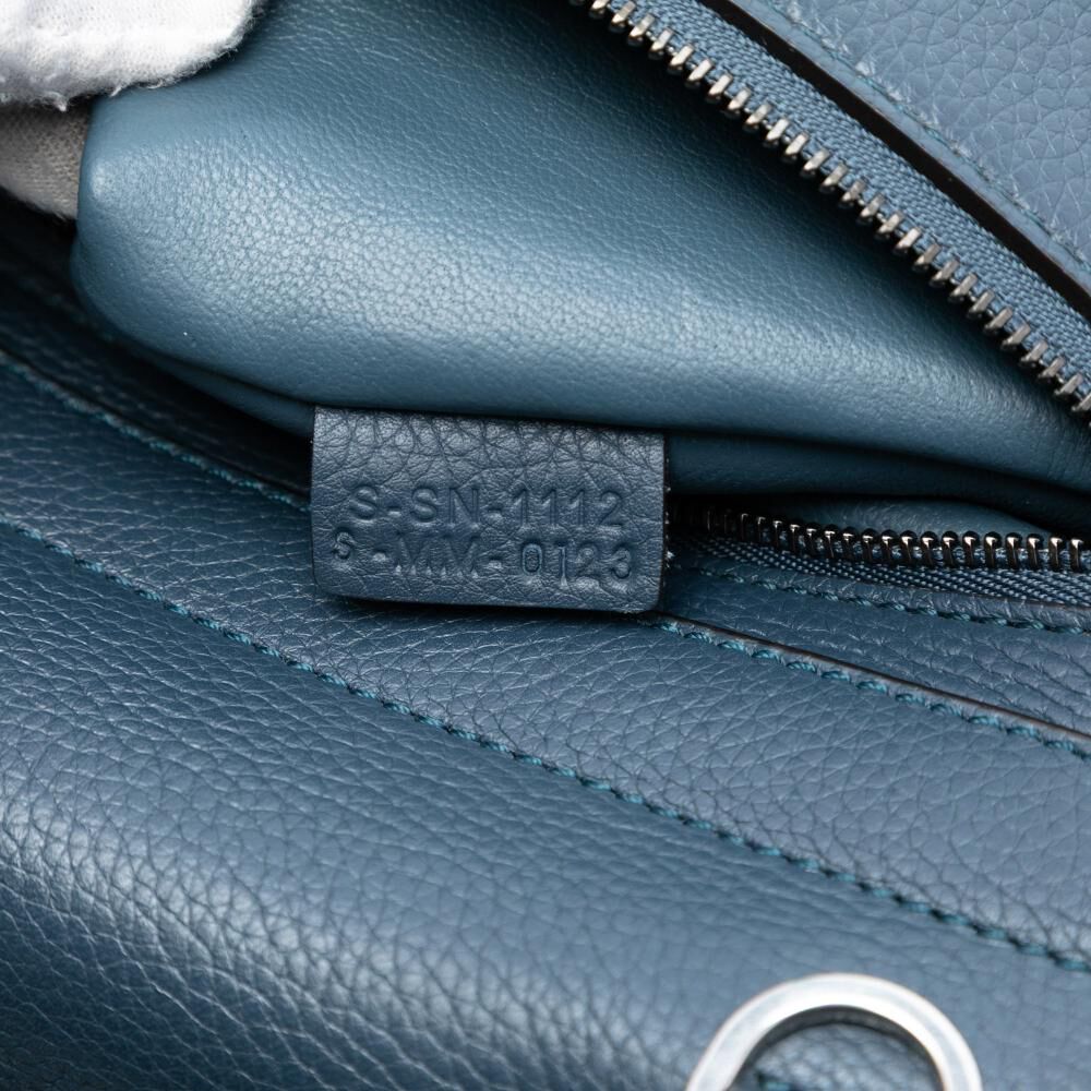 C&eacute;line Trapeze