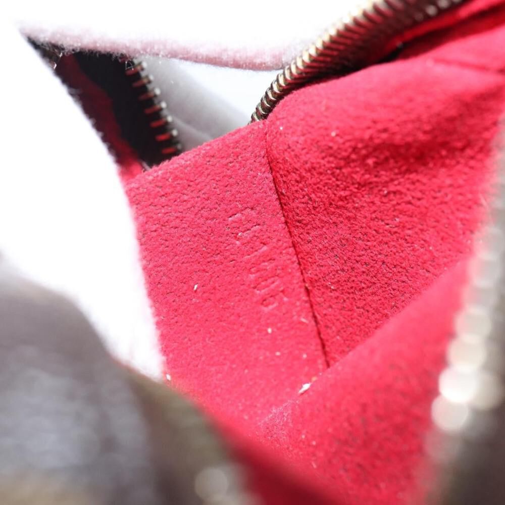 Louis Vuitton Trousse Toilette