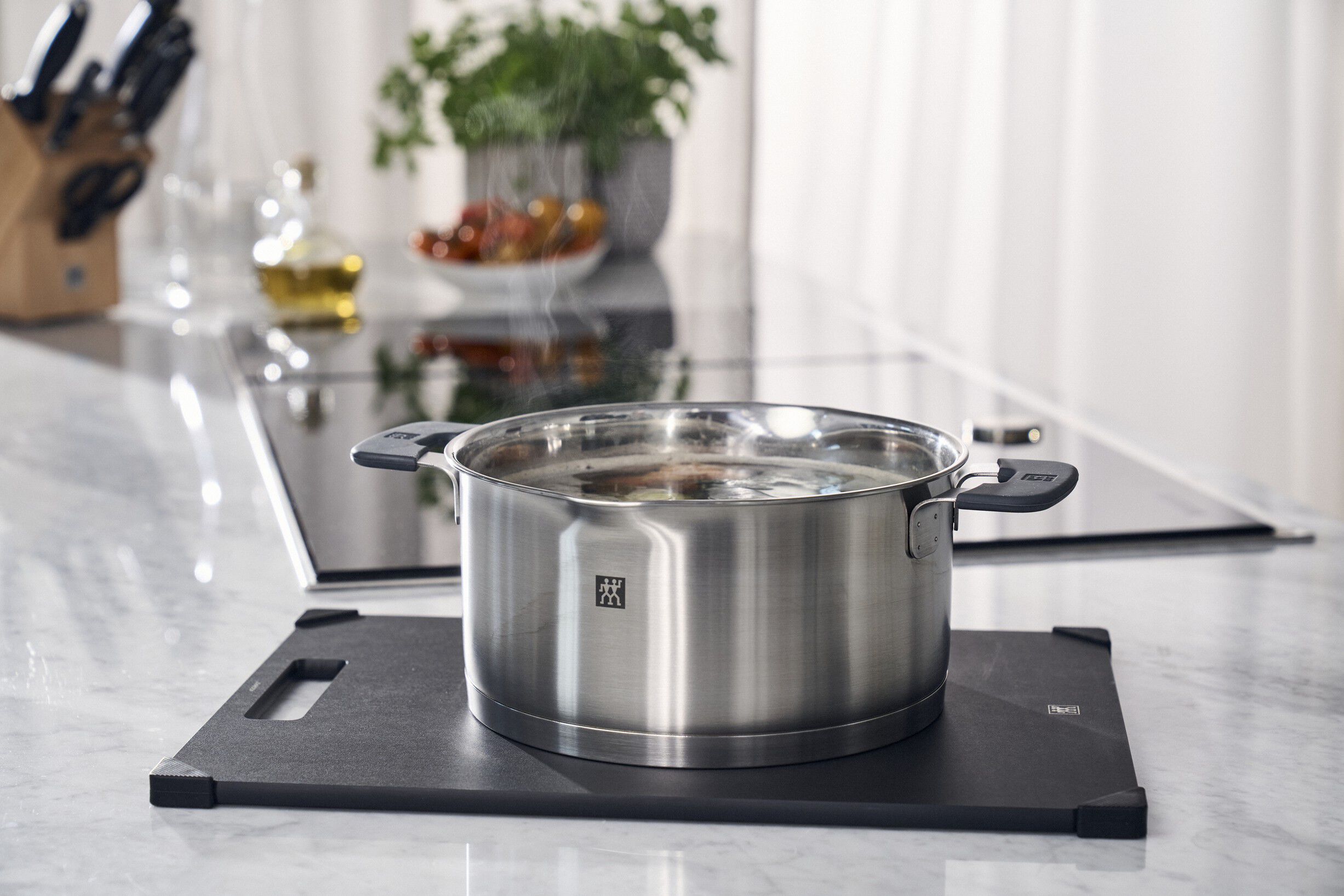 42 cm x 30 cm, Sk&auml;rbr&auml;dor, Svart