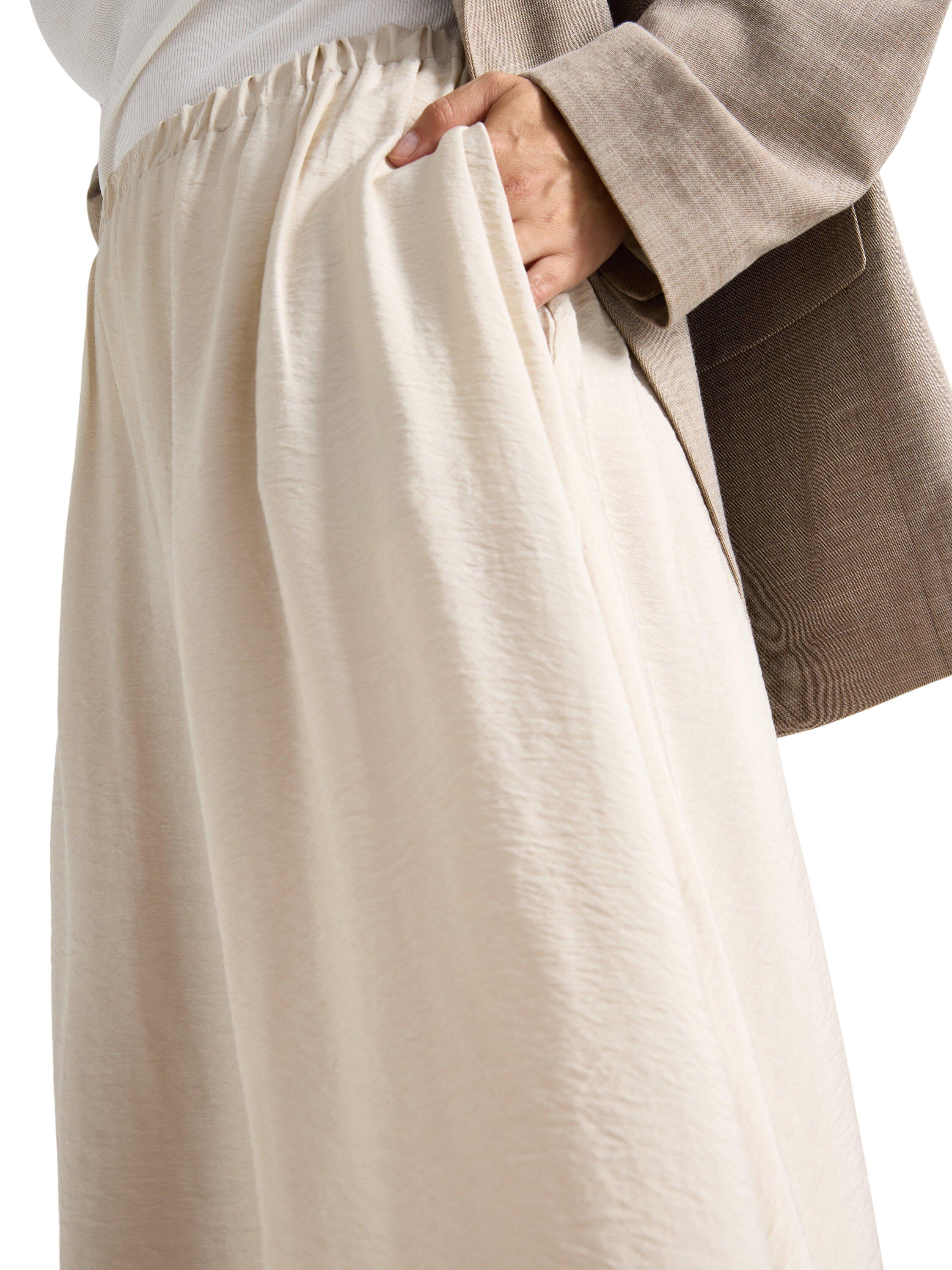 Woven maxi skirt in viscose with a