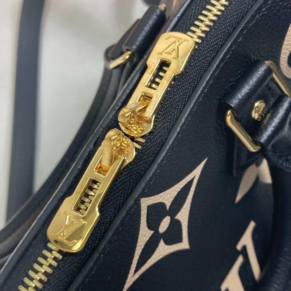 Louis Vuitton Speedy
