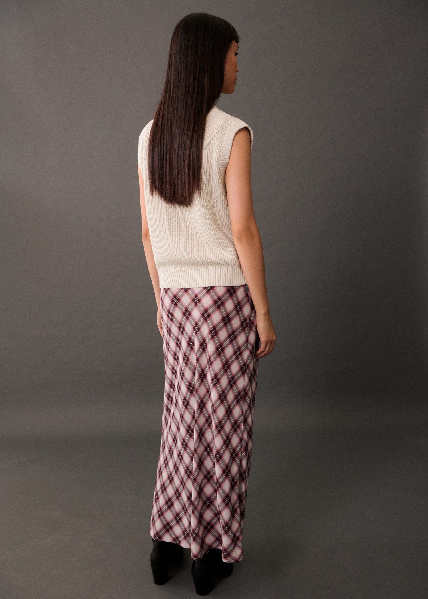 Knitted gilet with zip