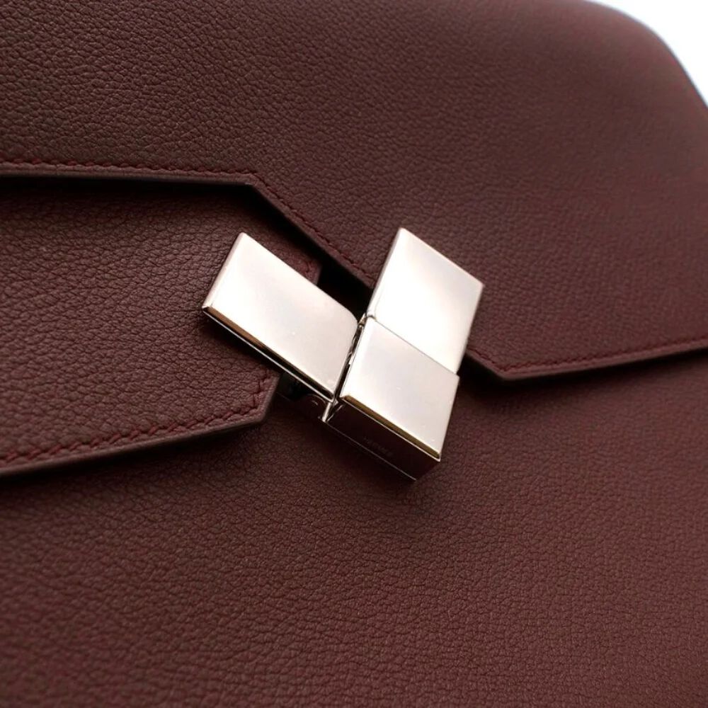 Herm&Atilde;&uml;s Clutch