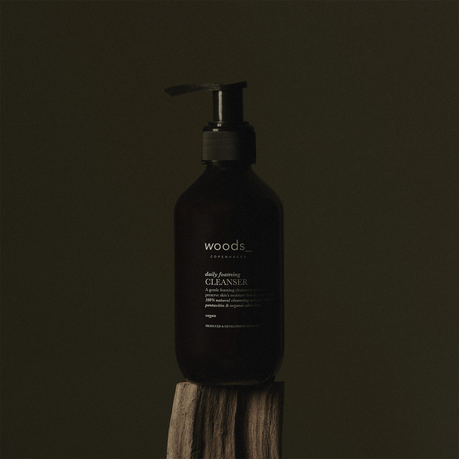 DAILY FOAMING CLEANSER - 200ML