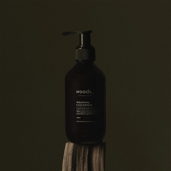 DAILY FOAMING CLEANSER - 200ML