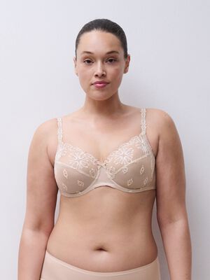 Champs Elysees Very covering underwired bra